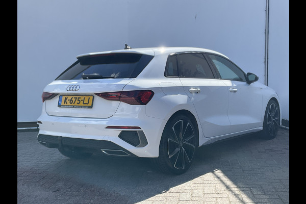 Audi A3 Sportback 30 TFSI (2xS-Line) S edition Carplay Trekhaak Uitstraling