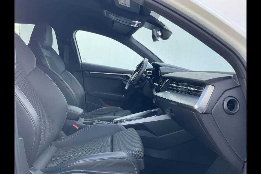 Audi A3 Sportback 30 TFSI (2xS-Line) S edition Carplay Trekhaak Uitstraling