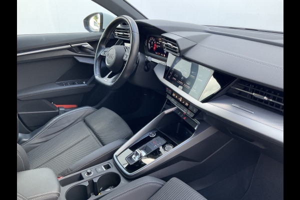 Audi A3 Sportback 30 TFSI (2xS-Line) S edition Carplay Trekhaak Uitstraling