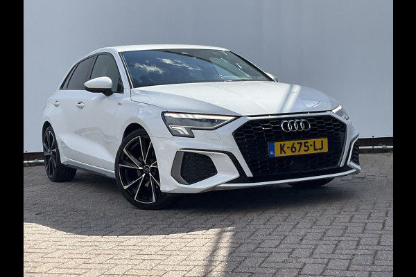 Audi A3 Sportback 30 TFSI (2xS-Line) S edition Carplay Trekhaak Uitstraling