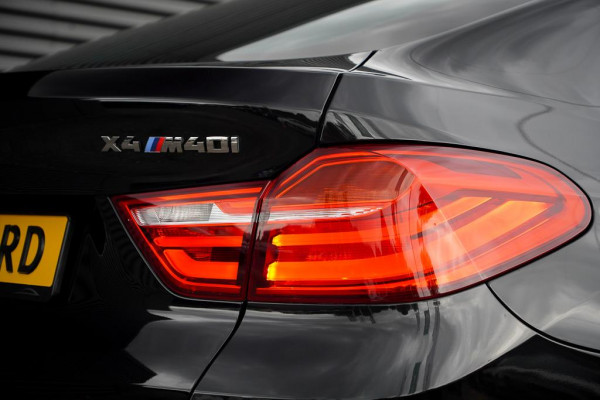 BMW X4 M40i High Executive / Schuifdak / Carplay / Trekhaak / ACC
