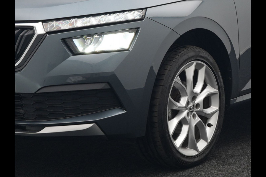 Škoda Kamiq 1.0 TSI Sport Business 110pk DSG | Panodak | RS Sportstoelen Verwarmd | Trekhaak Afn. | Chrystal LED |  Camera | Apple Carplay | 18"L.M | Keyless | Virtual | LED |