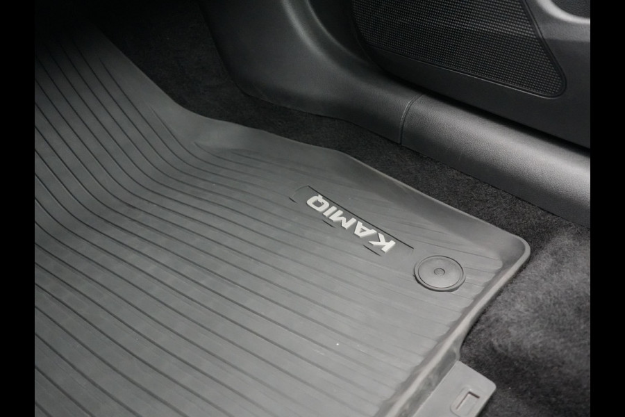 Škoda Kamiq 1.0 TSI Sport Business 110pk DSG | Panodak | RS Sportstoelen Verwarmd | Trekhaak Afn. | Chrystal LED |  Camera | Apple Carplay | 18"L.M | Keyless | Virtual | LED |