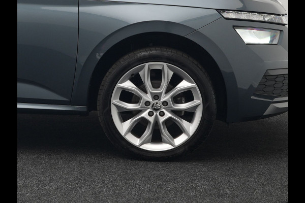 Škoda Kamiq 1.0 TSI Sport Business 110pk DSG | Panodak | RS Sportstoelen Verwarmd | Trekhaak Afn. | Chrystal LED |  Camera | Apple Carplay | 18"L.M | Keyless | Virtual | LED |