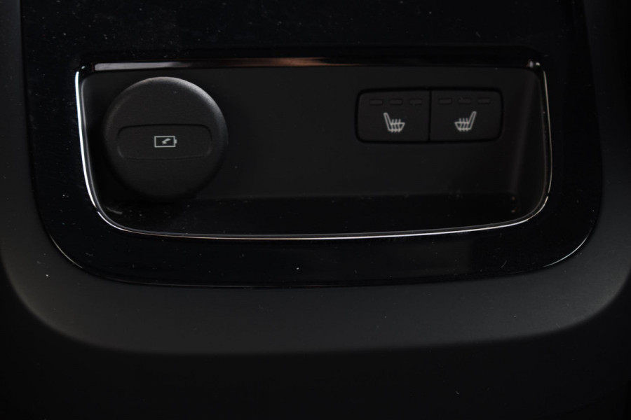 Volvo V60 T6 350PK Automaat Plug-in Hybrid AWD Plus Dark / Navigatie / 360 Camera / Panorama Dak / Adaptieve Cruise Control / Harman Kardon / Elektrische Stoelen / LM Velgen / Trekhaak /