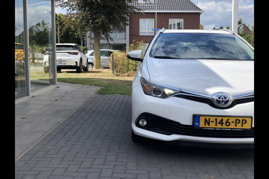 Toyota Auris 1.8 Hybrid Dynamic Ultimate | Climate control, Stoelverwarming, Navigatie, Achteruitrijcamera, Cruise control