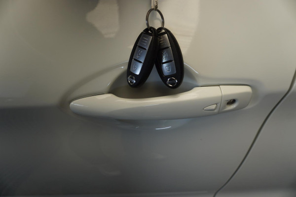 Nissan QASHQAI 1.3 DIG-T 140PK N-Connecta/360Camera/18Inch LMV/ Goed onderhouden!