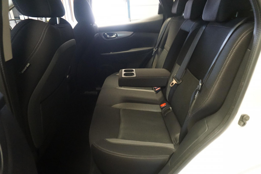 Nissan QASHQAI 1.3 DIG-T 140PK N-Connecta/360Camera/18Inch LMV/ Goed onderhouden!