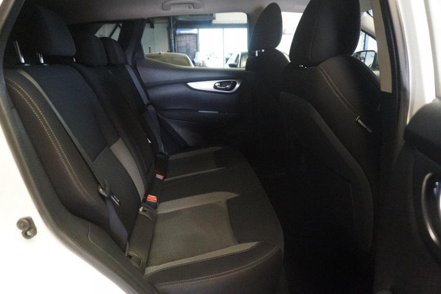 Nissan QASHQAI 1.3 DIG-T 140PK N-Connecta/360Camera/18Inch LMV/ Goed onderhouden!