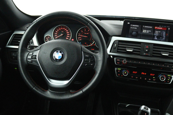 BMW 3-serie Gran Turismo 320i High Executive (STOELVERWARMING, ACHTERUITRIJCAMERA, PARKEERSENSOREN, CRUISE CONTROL, LEER)