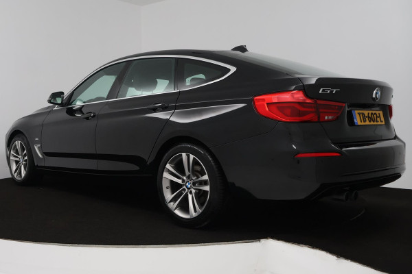 BMW 3-serie Gran Turismo 320i High Executive (STOELVERWARMING, ACHTERUITRIJCAMERA, PARKEERSENSOREN, CRUISE CONTROL, LEER)