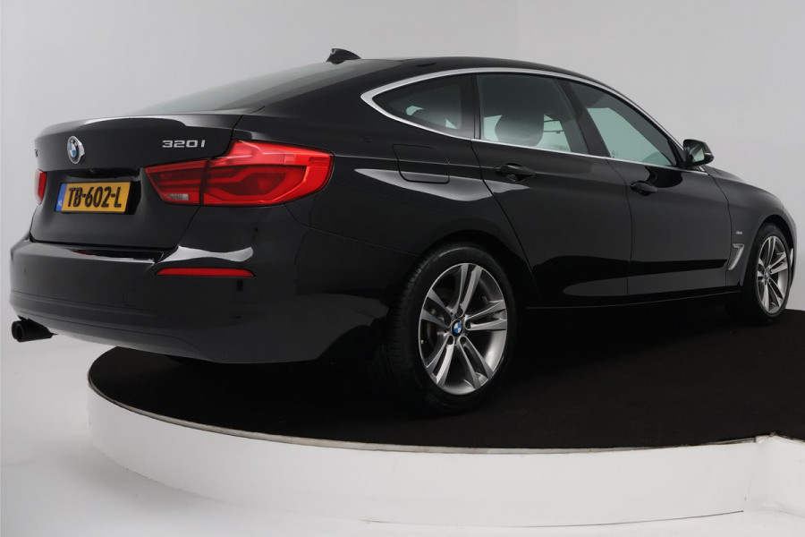 BMW 3-serie Gran Turismo 320i High Executive (STOELVERWARMING, ACHTERUITRIJCAMERA, PARKEERSENSOREN, CRUISE CONTROL, LEER)