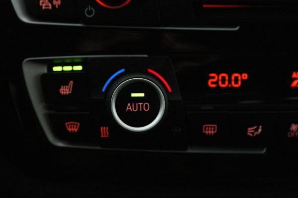 BMW 3-serie Gran Turismo 320i High Executive (STOELVERWARMING, ACHTERUITRIJCAMERA, PARKEERSENSOREN, CRUISE CONTROL, LEER)