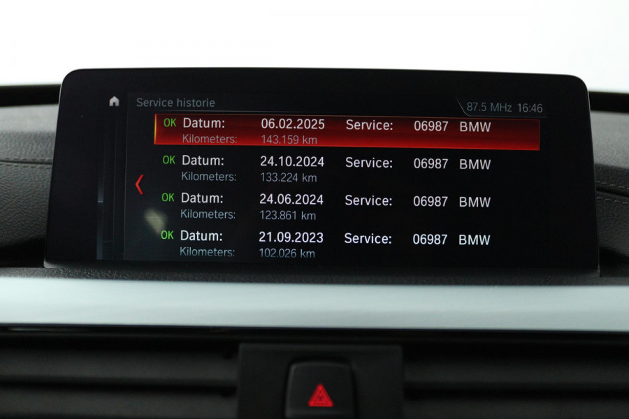 BMW 3-serie Gran Turismo 320i High Executive (STOELVERWARMING, ACHTERUITRIJCAMERA, PARKEERSENSOREN, CRUISE CONTROL, LEER)