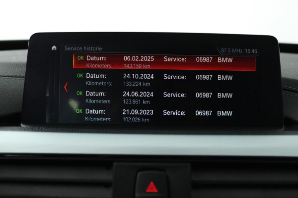 BMW 3-serie Gran Turismo 320i High Executive (STOELVERWARMING, ACHTERUITRIJCAMERA, PARKEERSENSOREN, CRUISE CONTROL, LEER)