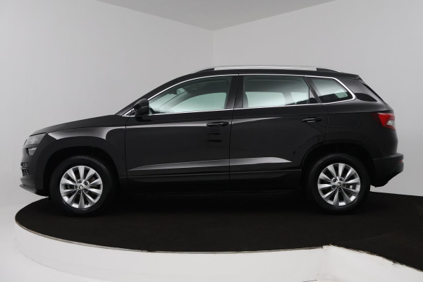 Škoda Karoq 1.0 TSI Business Edition (ACHTERUITRIJCAMERA, STOELVERWARMING, PARKEERSENSOREN, CRUISE CONTROL, NAVIGATIE, CARPLAY)
