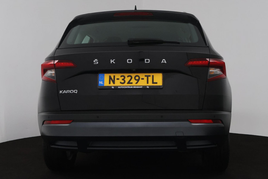 Škoda Karoq 1.0 TSI Business Edition (ACHTERUITRIJCAMERA, STOELVERWARMING, PARKEERSENSOREN, CRUISE CONTROL, NAVIGATIE, CARPLAY)