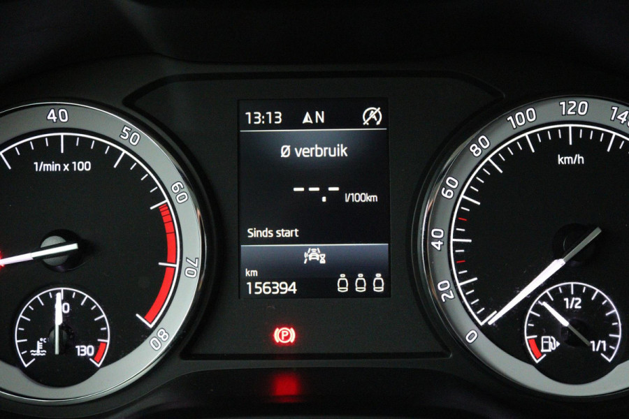 Škoda Karoq 1.0 TSI Business Edition (ACHTERUITRIJCAMERA, STOELVERWARMING, PARKEERSENSOREN, CRUISE CONTROL, NAVIGATIE, CARPLAY)