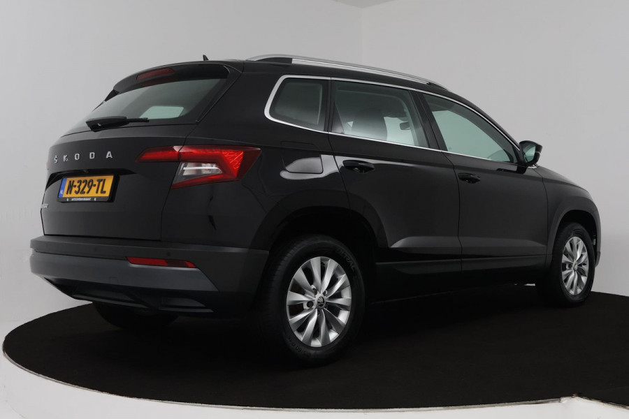 Škoda Karoq 1.0 TSI Business Edition (ACHTERUITRIJCAMERA, STOELVERWARMING, PARKEERSENSOREN, CRUISE CONTROL, NAVIGATIE, CARPLAY)