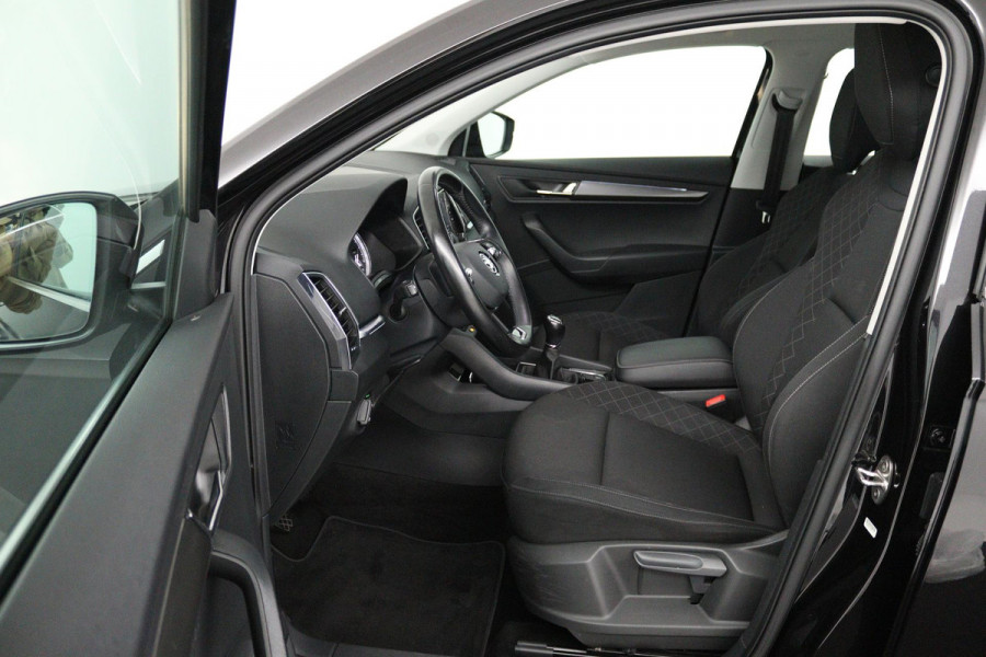 Škoda Karoq 1.0 TSI Business Edition (ACHTERUITRIJCAMERA, STOELVERWARMING, PARKEERSENSOREN, CRUISE CONTROL, NAVIGATIE, CARPLAY)