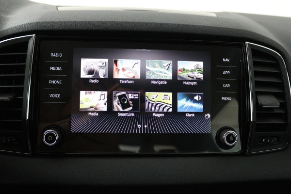 Škoda Karoq 1.0 TSI Business Edition (ACHTERUITRIJCAMERA, STOELVERWARMING, PARKEERSENSOREN, CRUISE CONTROL, NAVIGATIE, CARPLAY)
