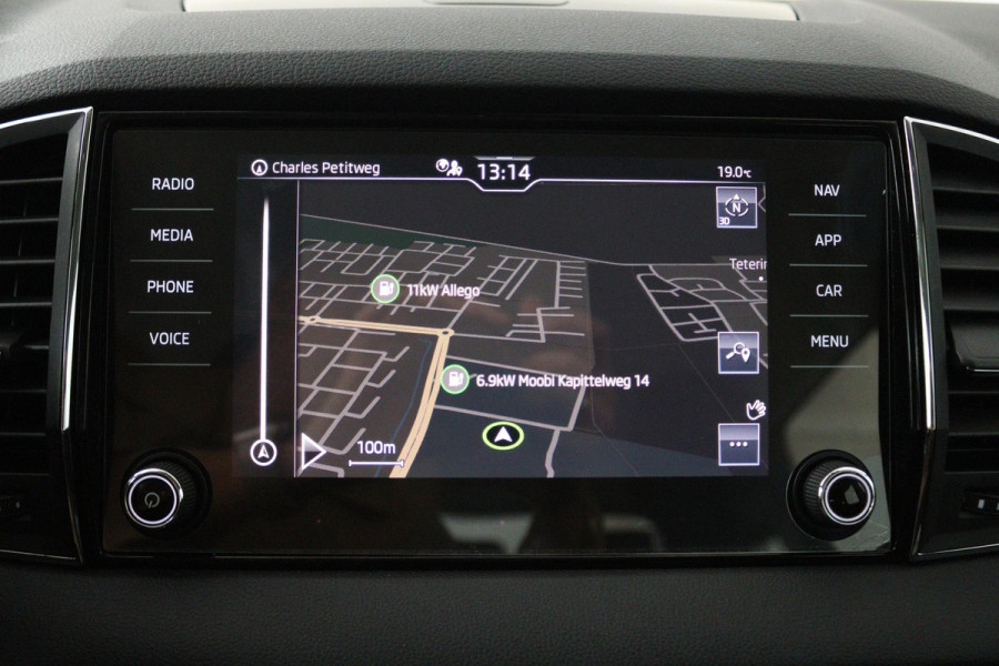 Škoda Karoq 1.0 TSI Business Edition (ACHTERUITRIJCAMERA, STOELVERWARMING, PARKEERSENSOREN, CRUISE CONTROL, NAVIGATIE, CARPLAY)