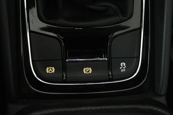 Škoda Karoq 1.0 TSI Business Edition (ACHTERUITRIJCAMERA, STOELVERWARMING, PARKEERSENSOREN, CRUISE CONTROL, NAVIGATIE, CARPLAY)