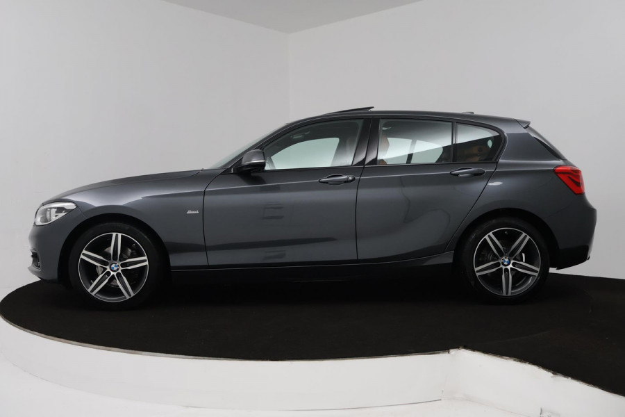 BMW 1-serie 118i Corporate Lease High Executive (PANORAMADAK, STOELVERWARMING, AUTOMAAT, CRUISE CONTROL, SENSOREN, DEALER ONDERH)