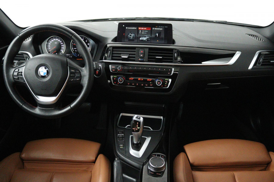 BMW 1-serie 118i Corporate Lease High Executive (PANORAMADAK, STOELVERWARMING, AUTOMAAT, CRUISE CONTROL, SENSOREN, DEALER ONDERH)