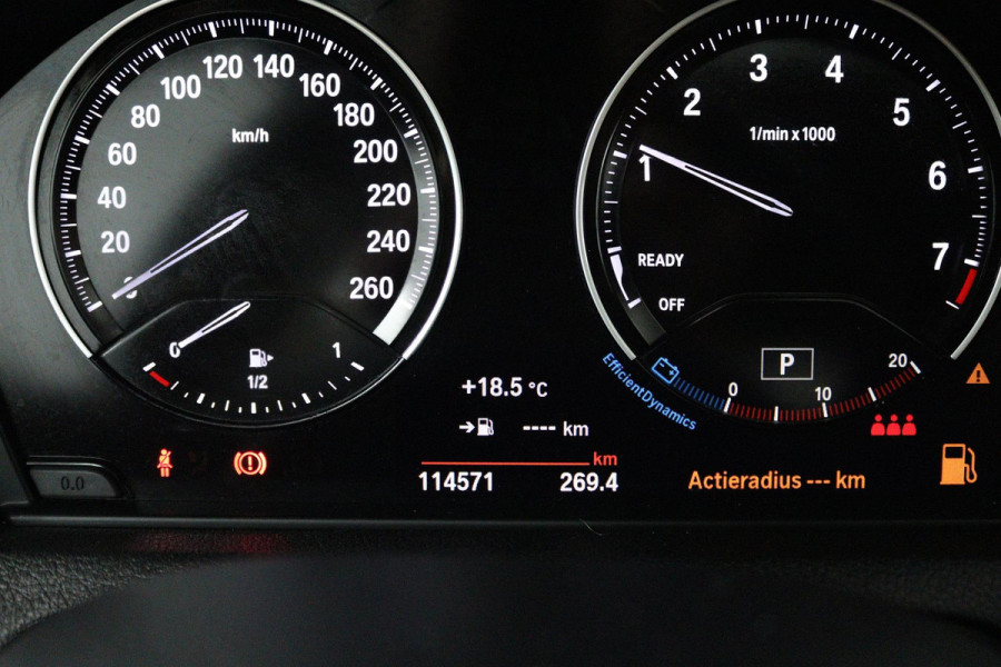 BMW 1-serie 118i Corporate Lease High Executive (PANORAMADAK, STOELVERWARMING, AUTOMAAT, CRUISE CONTROL, SENSOREN, DEALER ONDERH)