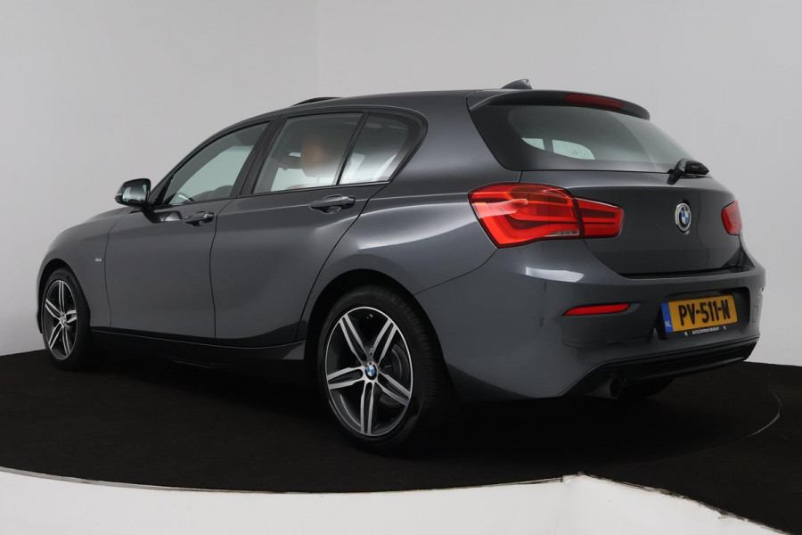 BMW 1-serie 118i Corporate Lease High Executive (PANORAMADAK, STOELVERWARMING, AUTOMAAT, CRUISE CONTROL, SENSOREN, DEALER ONDERH)