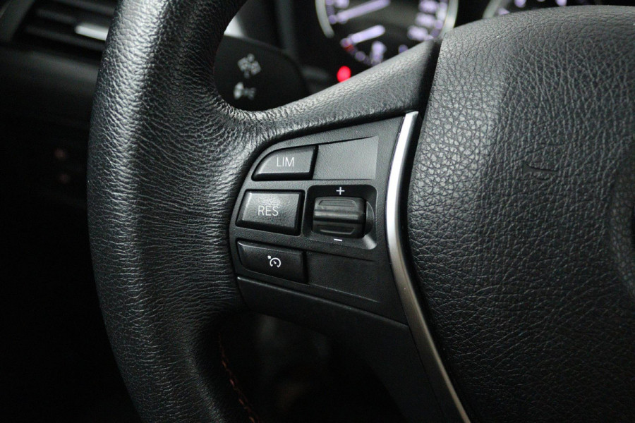 BMW 1-serie 118i Corporate Lease High Executive (PANORAMADAK, STOELVERWARMING, AUTOMAAT, CRUISE CONTROL, SENSOREN, DEALER ONDERH)