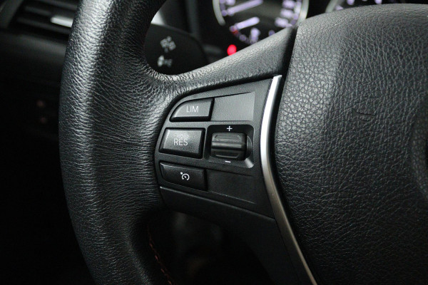 BMW 1-serie 118i Corporate Lease High Executive (PANORAMADAK, STOELVERWARMING, AUTOMAAT, CRUISE CONTROL, SENSOREN, DEALER ONDERH)