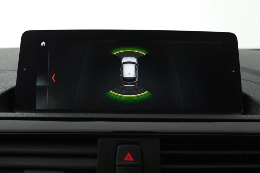 BMW 1-serie 118i Corporate Lease High Executive (PANORAMADAK, STOELVERWARMING, AUTOMAAT, CRUISE CONTROL, SENSOREN, DEALER ONDERH)