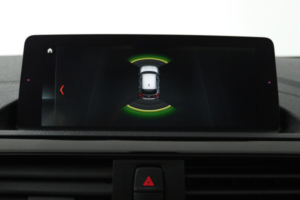BMW 1-serie 118i Corporate Lease High Executive (PANORAMADAK, STOELVERWARMING, AUTOMAAT, CRUISE CONTROL, SENSOREN, DEALER ONDERH)