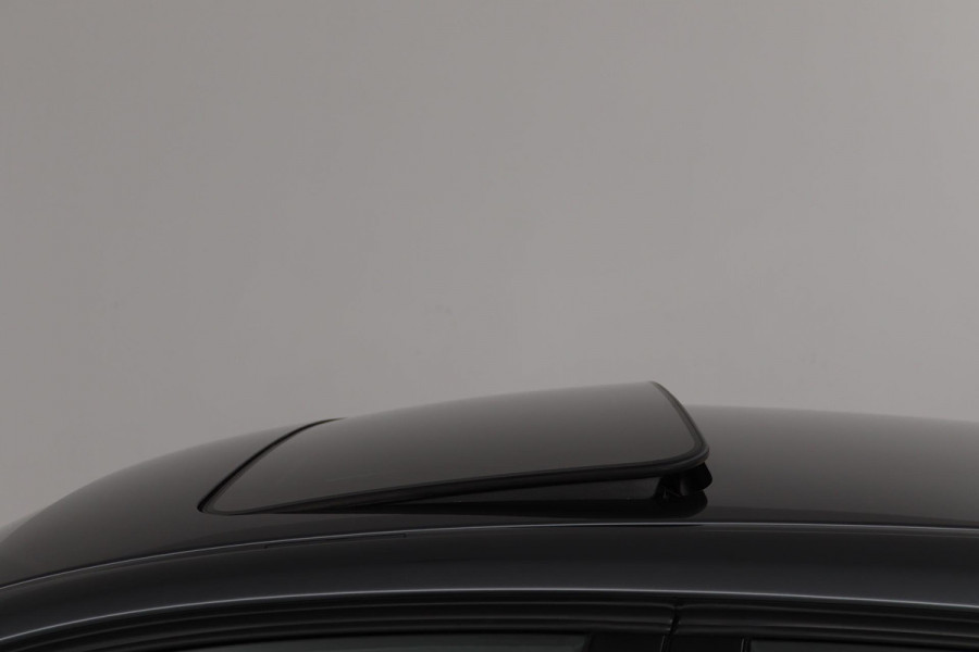 BMW 1-serie 118i Corporate Lease High Executive (PANORAMADAK, STOELVERWARMING, AUTOMAAT, CRUISE CONTROL, SENSOREN, DEALER ONDERH)