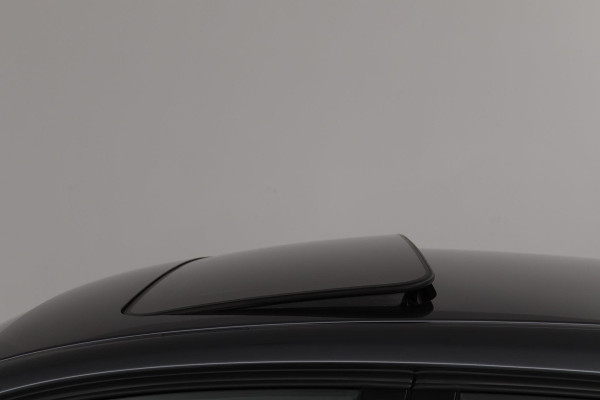 BMW 1-serie 118i Corporate Lease High Executive (PANORAMADAK, STOELVERWARMING, AUTOMAAT, CRUISE CONTROL, SENSOREN, DEALER ONDERH)