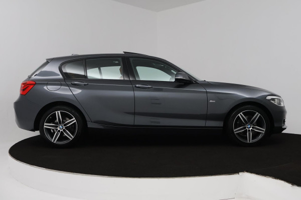 BMW 1-serie 118i Corporate Lease High Executive (PANORAMADAK, STOELVERWARMING, AUTOMAAT, CRUISE CONTROL, SENSOREN, DEALER ONDERH)