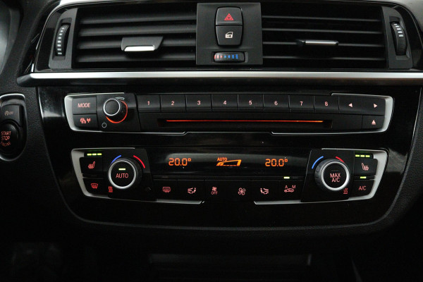 BMW 1-serie 118i Corporate Lease High Executive (PANORAMADAK, STOELVERWARMING, AUTOMAAT, CRUISE CONTROL, SENSOREN, DEALER ONDERH)
