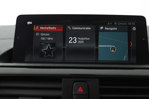BMW 1-serie 118i Corporate Lease High Executive (PANORAMADAK, STOELVERWARMING, AUTOMAAT, CRUISE CONTROL, SENSOREN, DEALER ONDERH)