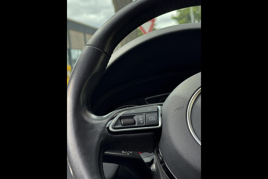 Audi Q3 1.4 TFSI CoD Design Pro Line Plus AUTOMAAT 61.000 KM - Navigatie I Airco I LED / PDC I Sport velgen I Dealer onderhouden