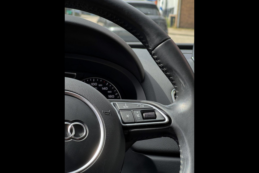 Audi Q3 1.4 TFSI CoD Design Pro Line Plus AUTOMAAT 61.000 KM - Navigatie I Airco I LED / PDC I Sport velgen I Dealer onderhouden
