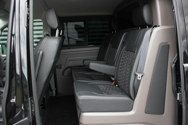 Volkswagen Transporter 2.0 TDI L2H1 199PK BULLI DC 4MOTION DUBBEL CABINE / KUIPSTOELEN / FULL OPTINS / LEDERENBEKLEDING/FULL BLACK