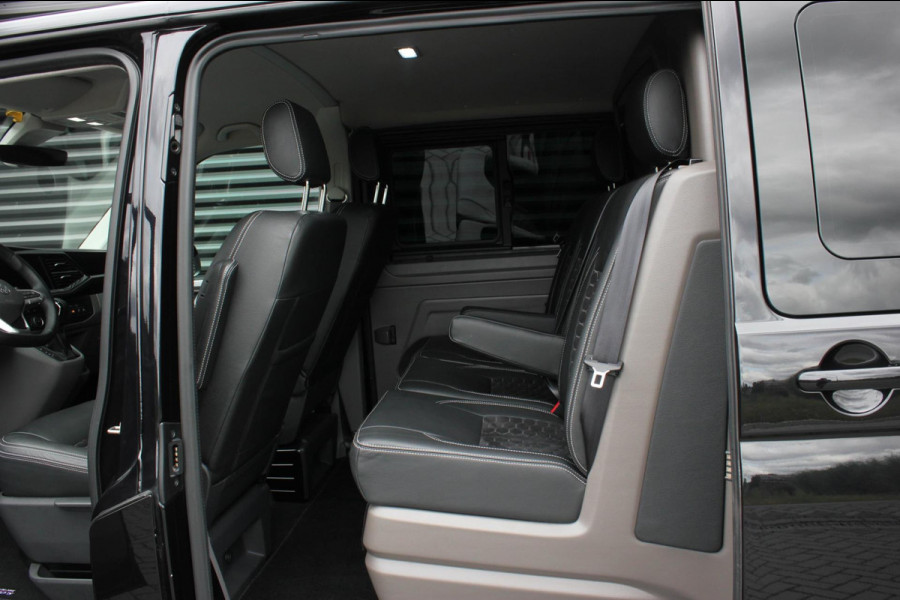 Volkswagen Transporter 2.0 TDI L2H1 199PK BULLI DC 4MOTION DUBBEL CABINE / KUIPSTOELEN / FULL OPTINS / LEDERENBEKLEDING/FULL BLACK