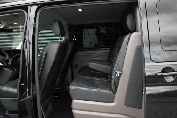 Volkswagen Transporter 2.0 TDI L2H1 199PK BULLI DC 4MOTION DUBBEL CABINE / KUIPSTOELEN / FULL OPTINS / LEDERENBEKLEDING/FULL BLACK