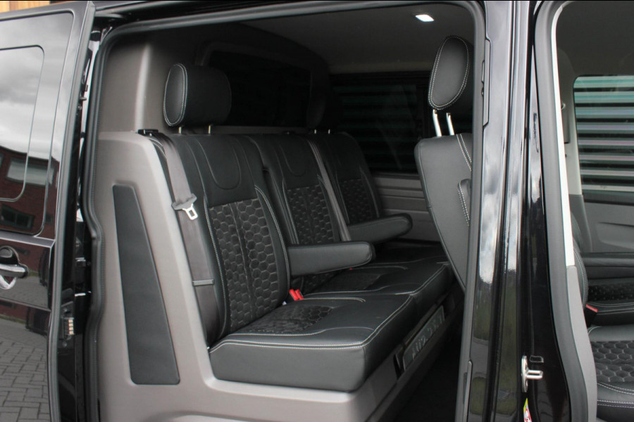 Volkswagen Transporter 2.0 TDI L2H1 199PK BULLI DC 4MOTION DUBBEL CABINE / KUIPSTOELEN / FULL OPTINS / LEDERENBEKLEDING/FULL BLACK