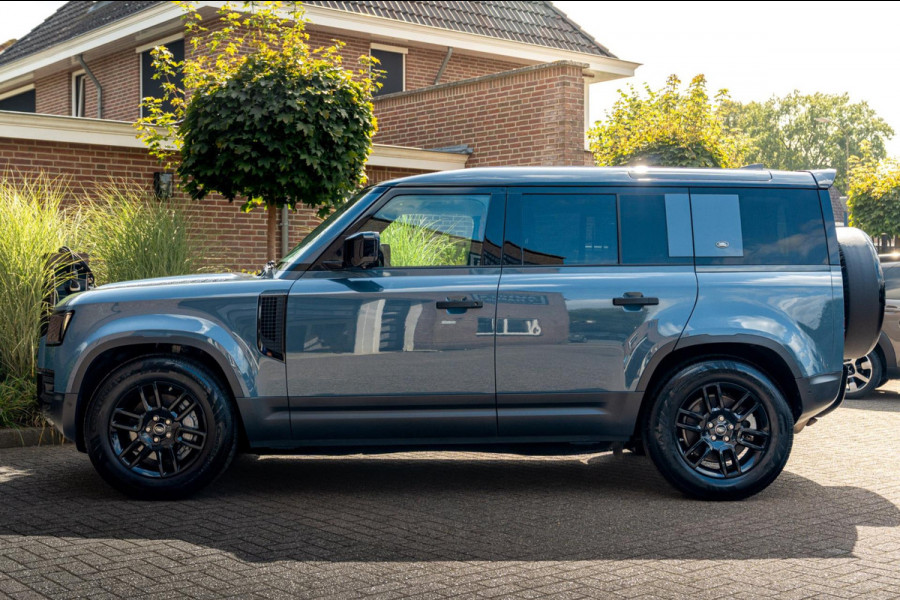 Land Rover Defender 3.0 P400 110 S 5 Persoons Luchtvering Trekhaak LED Camera Urban 19'' Land Rover Defender 3.0 P400 110 S 5 Persoons Luchtvering Trekhaak LED Camera Urban 19''