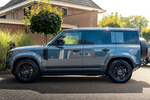 Land Rover Defender 3.0 P400 110 S 5 Persoons Luchtvering Trekhaak LED Camera Urban 19'' Land Rover Defender 3.0 P400 110 S 5 Persoons Luchtvering Trekhaak LED Camera Urban 19''