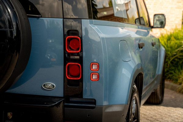 Land Rover Defender 3.0 P400 110 S 5 Persoons Luchtvering Trekhaak LED Camera Urban 19'' Land Rover Defender 3.0 P400 110 S 5 Persoons Luchtvering Trekhaak LED Camera Urban 19''