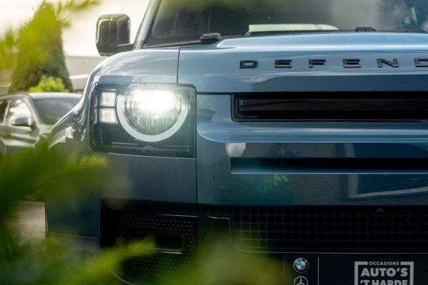 Land Rover Defender 3.0 P400 110 S 5 Persoons Luchtvering Trekhaak LED Camera Urban 19'' Land Rover Defender 3.0 P400 110 S 5 Persoons Luchtvering Trekhaak LED Camera Urban 19''